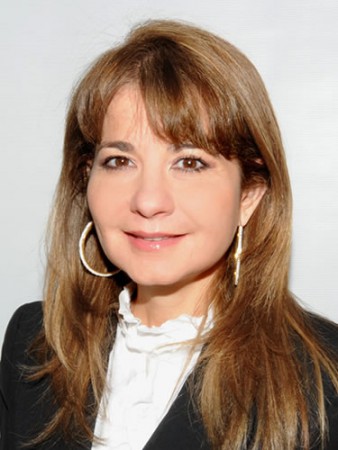 Dra. Kitia Coimbra Perciano – Oncologista Clinico